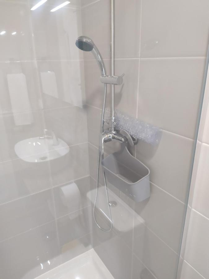 Apartament Hall 92 Quartos Com Wc Em Moradia Com Piscina A-Das-Lebres Loures Zewnętrze zdjęcie