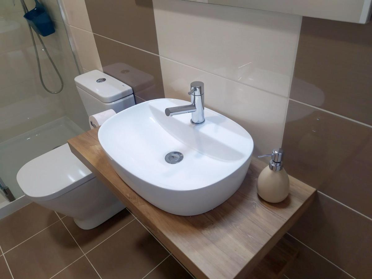 Apartament Hall 92 Quartos Com Wc Em Moradia Com Piscina A-Das-Lebres Loures Zewnętrze zdjęcie