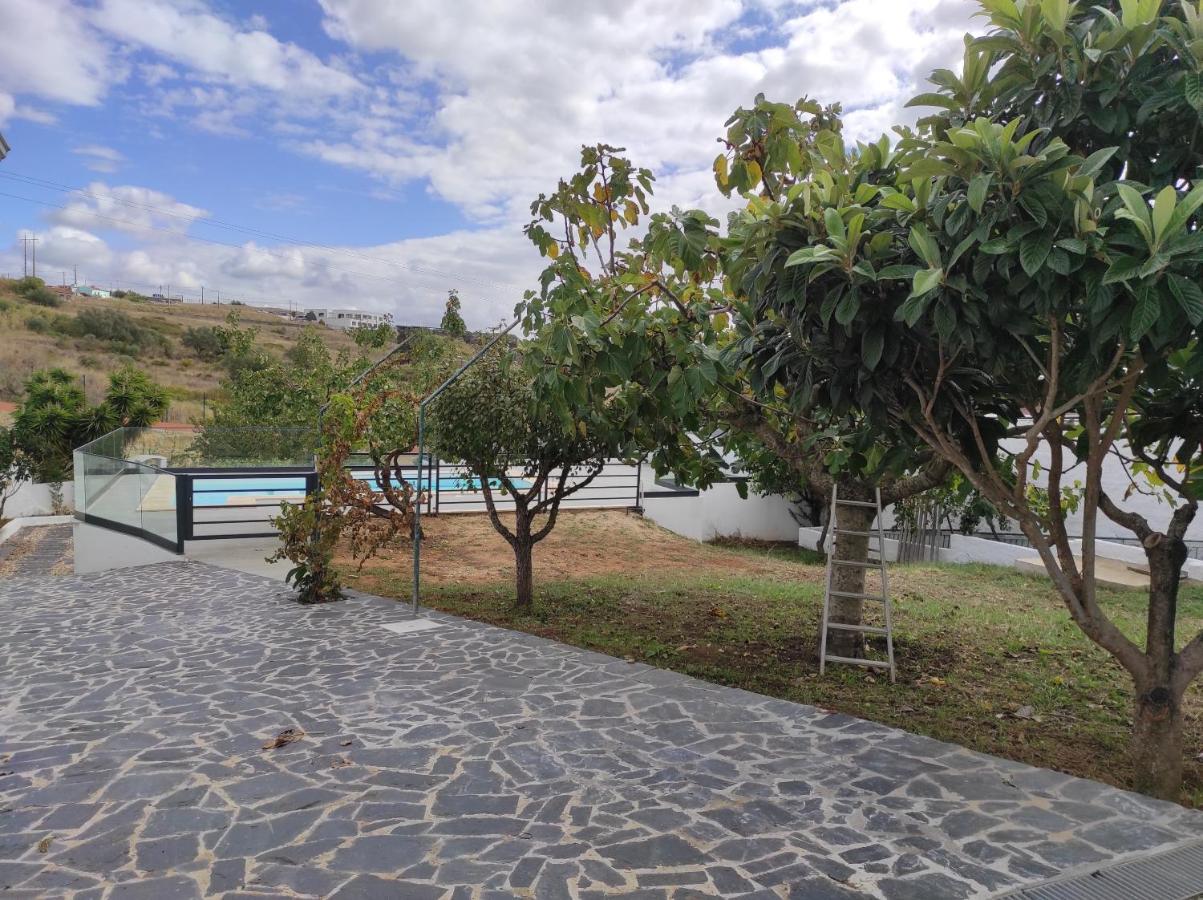Hall 92 Quartos Com Wc Em Moradia Com Piscina A-Das-Lebres Loures Zewnętrze zdjęcie