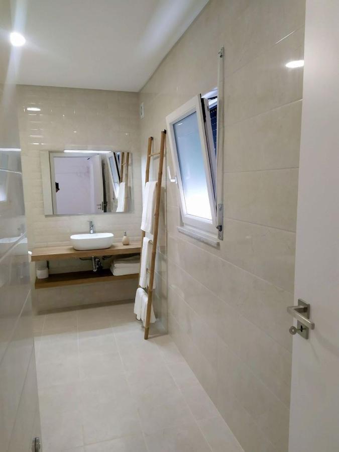 Hall 92 Quartos Com Wc Em Moradia Com Piscina A-Das-Lebres Loures Zewnętrze zdjęcie