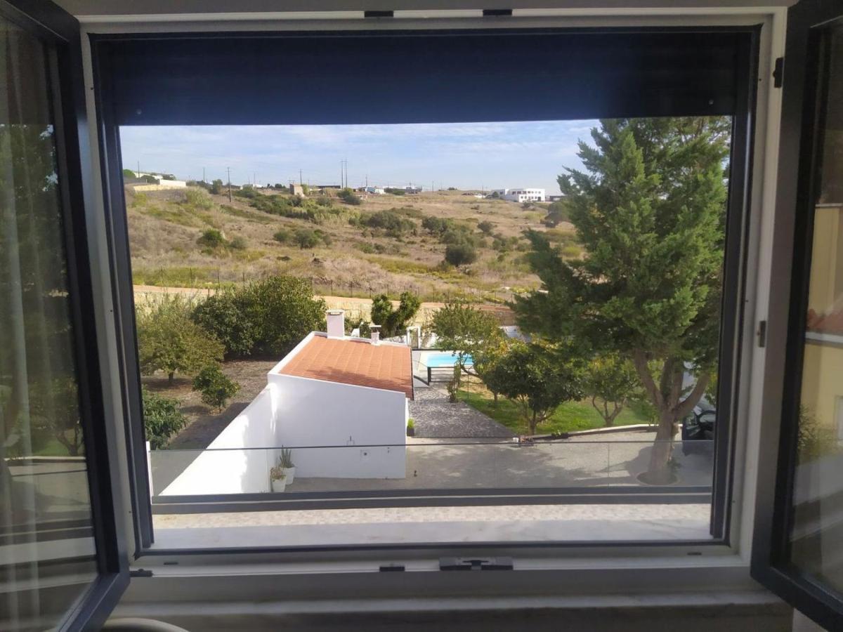 Hall 92 Quartos Com Wc Em Moradia Com Piscina A-Das-Lebres Loures Zewnętrze zdjęcie