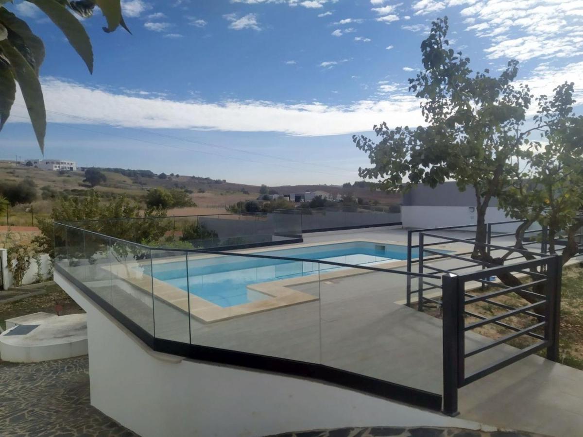 Hall 92 Quartos Com Wc Em Moradia Com Piscina A-Das-Lebres Loures Zewnętrze zdjęcie