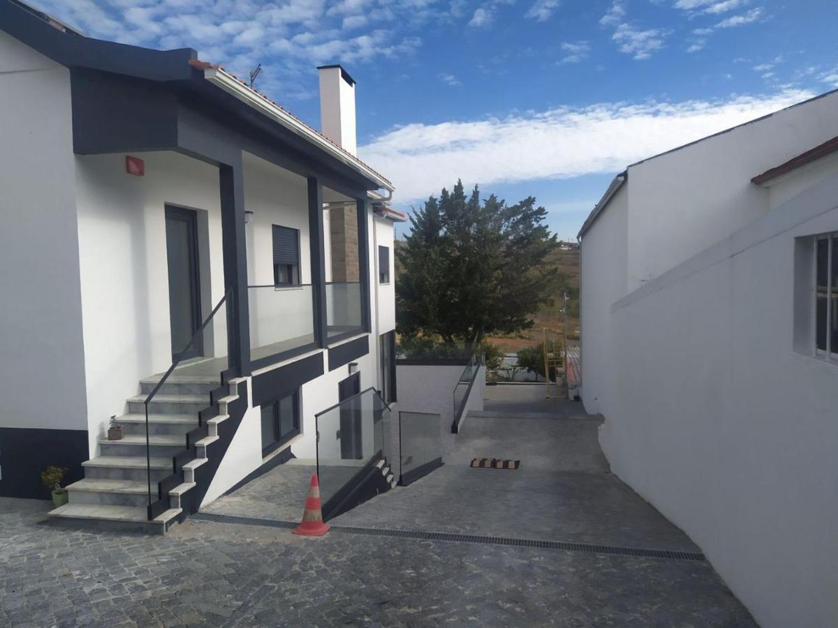 Hall 92 Quartos Com Wc Em Moradia Com Piscina A-Das-Lebres Loures Zewnętrze zdjęcie