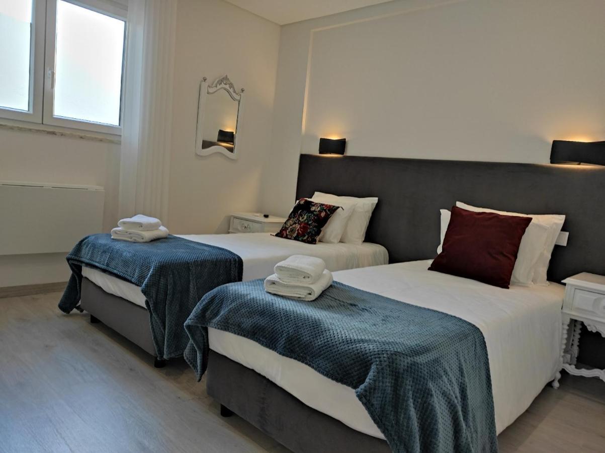 Hall 92 Quartos Com Wc Em Moradia Com Piscina A-Das-Lebres Loures Zewnętrze zdjęcie