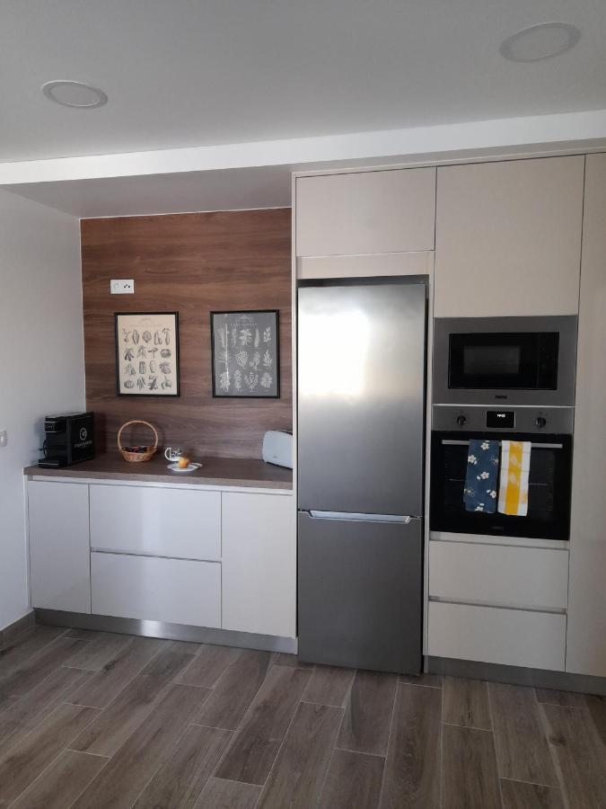 Apartament Hall 92 Quartos Com Wc Em Moradia Com Piscina A-Das-Lebres Loures Zewnętrze zdjęcie