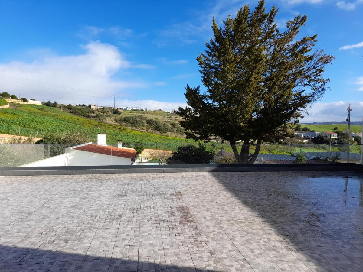Hall 92 Quartos Com Wc Em Moradia Com Piscina A-Das-Lebres Loures Zewnętrze zdjęcie
