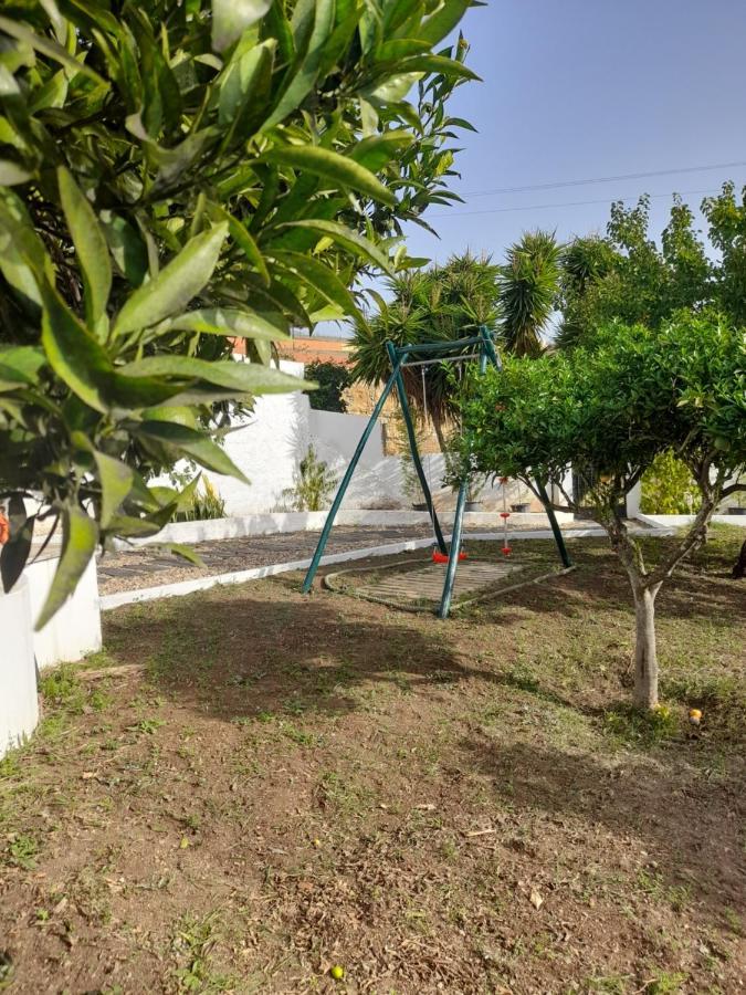 Hall 92 Quartos Com Wc Em Moradia Com Piscina A-Das-Lebres Loures Zewnętrze zdjęcie