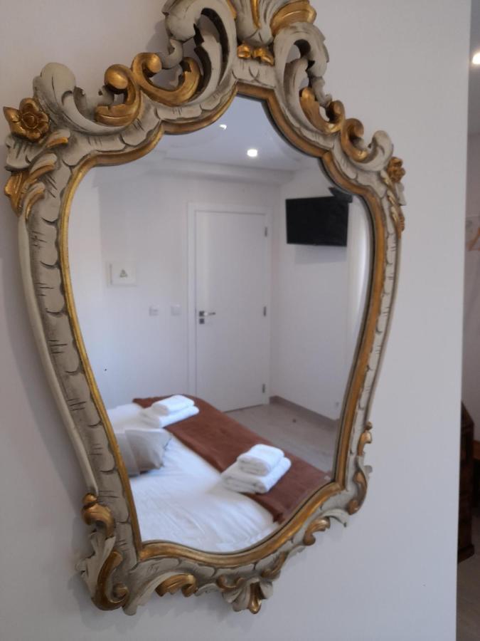 Hall 92 Quartos Com Wc Em Moradia Com Piscina A-Das-Lebres Loures Zewnętrze zdjęcie