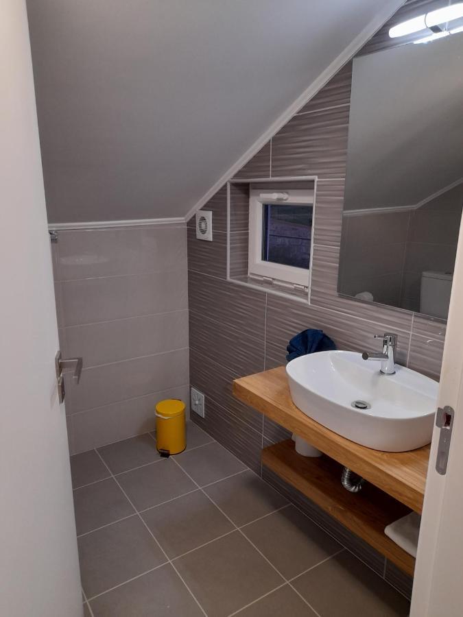 Apartament Hall 92 Quartos Com Wc Em Moradia Com Piscina A-Das-Lebres Loures Zewnętrze zdjęcie