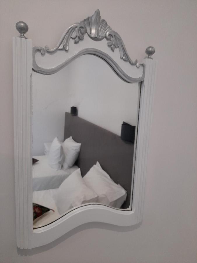 Hall 92 Quartos Com Wc Em Moradia Com Piscina A-Das-Lebres Loures Zewnętrze zdjęcie