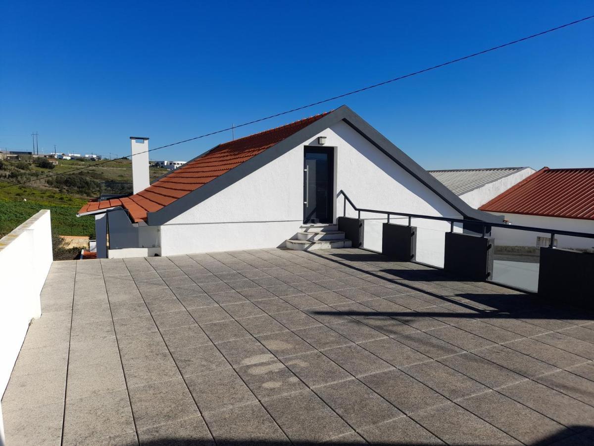 Hall 92 Quartos Com Wc Em Moradia Com Piscina A-Das-Lebres Loures Zewnętrze zdjęcie