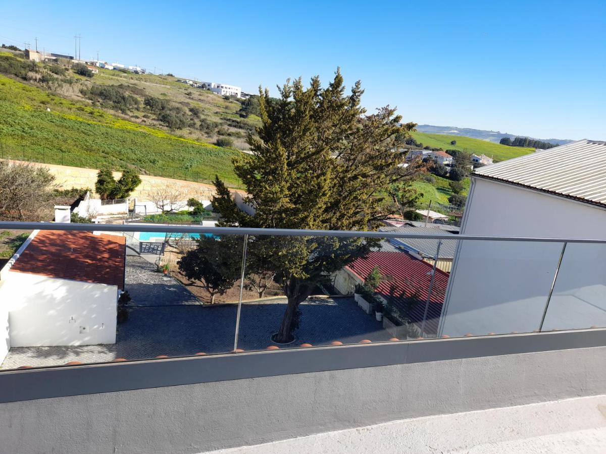 Hall 92 Quartos Com Wc Em Moradia Com Piscina A-Das-Lebres Loures Zewnętrze zdjęcie