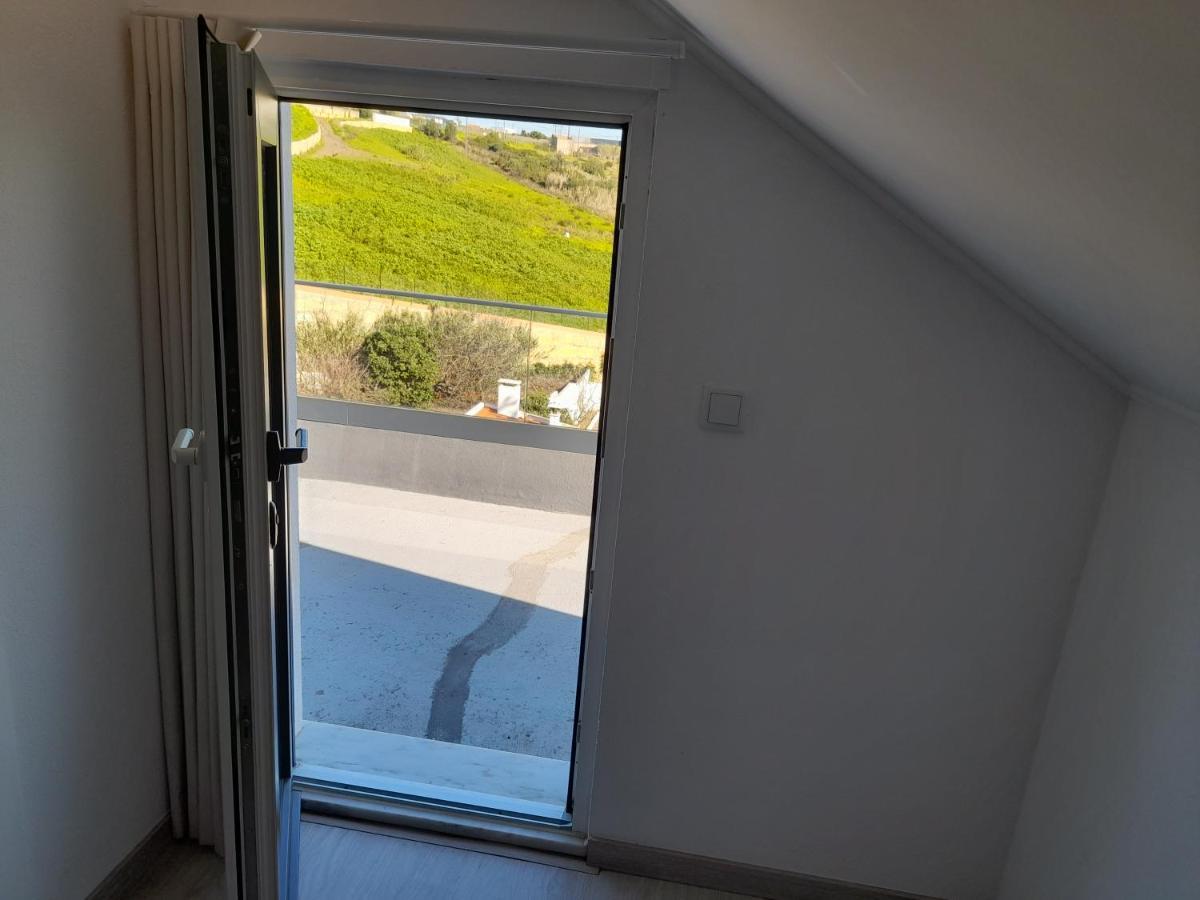 Hall 92 Quartos Com Wc Em Moradia Com Piscina A-Das-Lebres Loures Zewnętrze zdjęcie